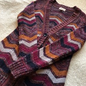 Knitted maroon cardigan